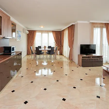 Boutique Rose Gardens Aparthotel *