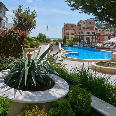 Boutique Rose Gardens Aparthotel Pomorie
