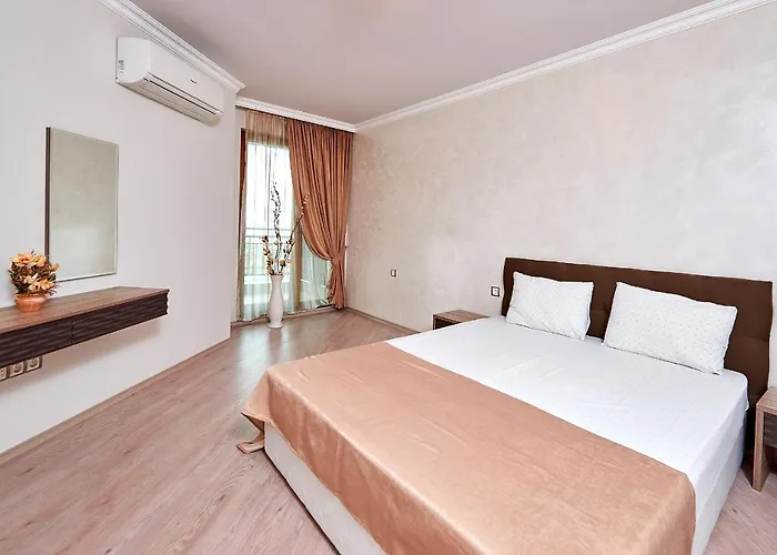 Boutique Rose Gardens 4* Ahyolu