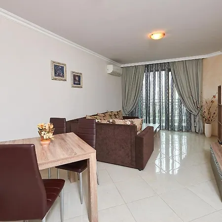 Aparthotel Boutique Rose Gardens Pomorie