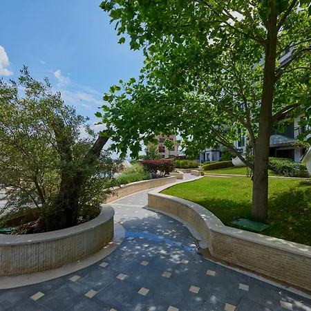 Boutique Rose Gardens 4*