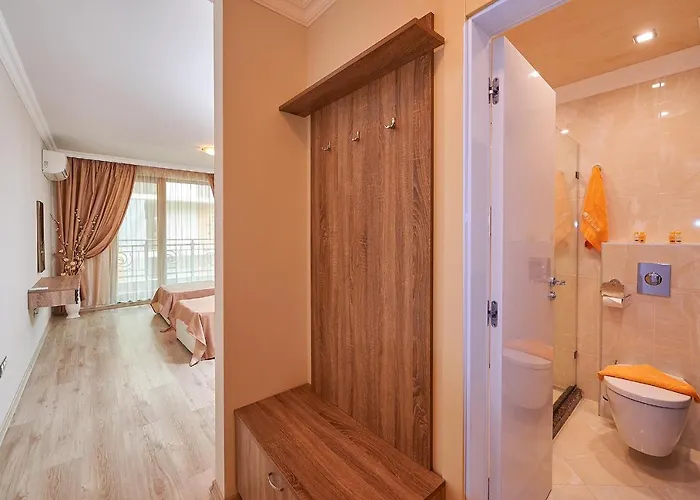 Boutique Rose Gardens 4* 포마리